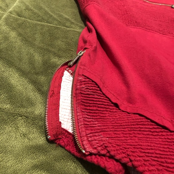 Rare❗️Red Victorious T-shirt with Cotton and Zipper details - Picture 5 of 6